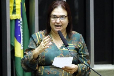 A deputada federal Rosa Neide, que votou contra a LDO 2022