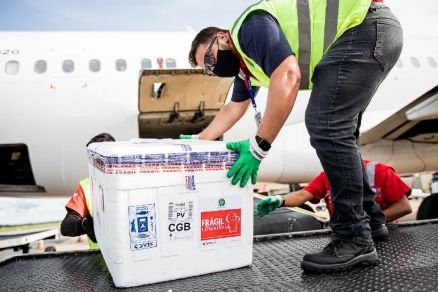 Mato Grosso recebe 71.170 doses de vacina contra a Covid-19 nesta segunda