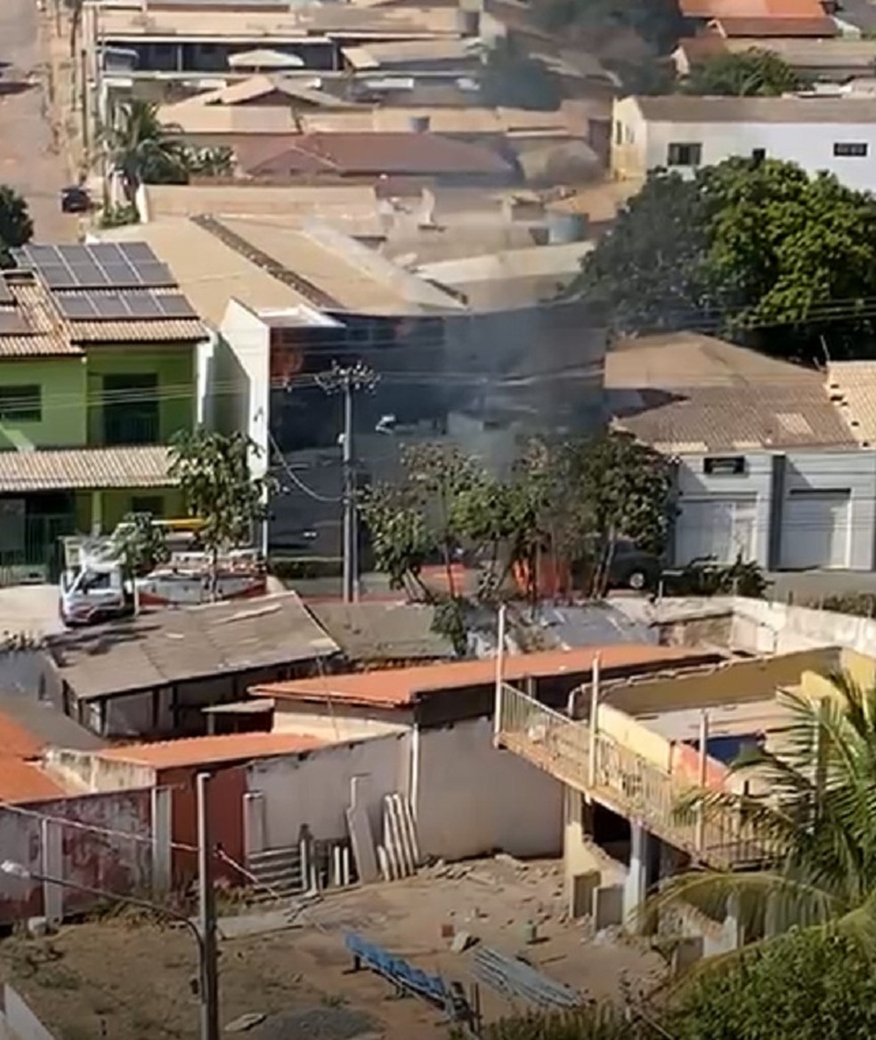 Fogo na zona urbana representa risco  Foto: Reproduo