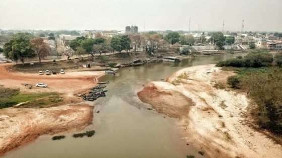 Rio Paraguai, em Cceres: pouca gua