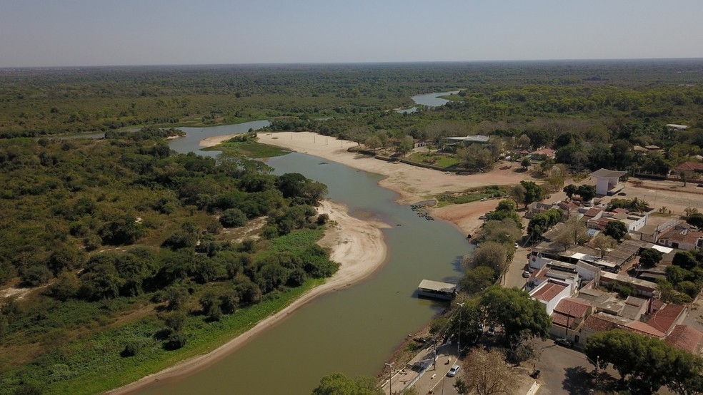 Maior seca registrada nos ltimos 50 anos deixa Rio Paraguai em situao crtica  Foto: Ronivon Barros