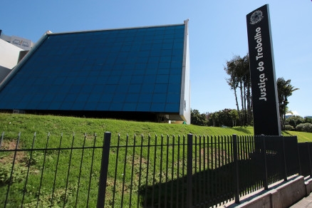 Fachada do Tribunal Regional do Trabalho em Cuiab, onde o caso foi julgado