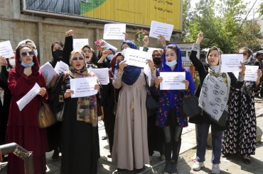 Mulheres pedem direitos polticos no Afeganisto, em 3 de setembro de 2021  Foto: Wali Sabawoon/AP