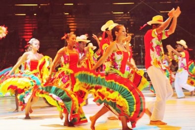 Cururu e Siriri, msica e dana, respectivamente, so manifestaes culturais tpicas de Mato Grosso com forte influncia da igreja catlica.