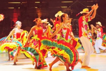 Cururu e Siriri, msica e dana, respectivamente, so manifestaes culturais tpicas de Mato Grosso com forte influncia da igreja catlica.