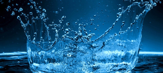 Calor intenso e seca elevam o consumo de gua mineral em 40% no Estado