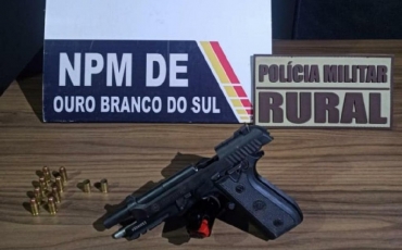 Arma usada no crime foi apreendida pela polcia  Foto: Polcia Militar