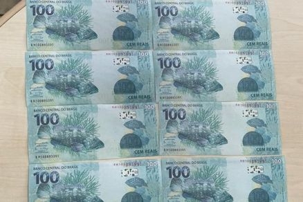 As notas apreendidas com o jovem de 22 anos