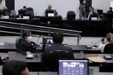 C�mara convoca suplentes e vota nesta ter�a-feira pedido de impeachment