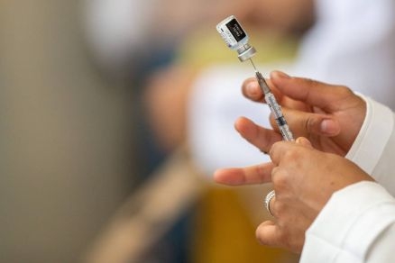 Proteo contra Covid beira 100% com terceira dose de vacina, diz estudo