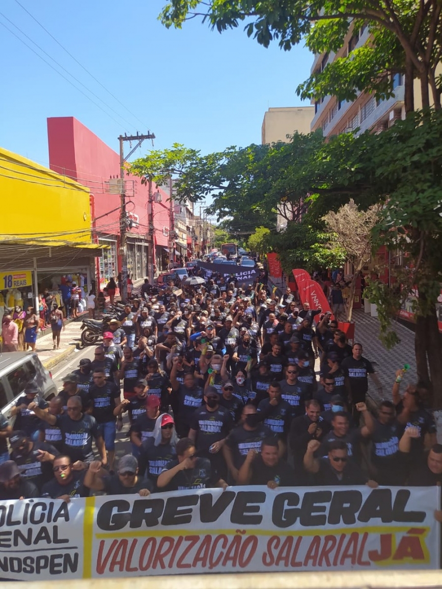 Manifestao foi realizada no Centro da cidade  Foto: Sindspen