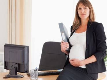 Mes que prolongam o trabalho at o oitavo ms de gravidez podem comprometer o desenvolvimento do filho no tero