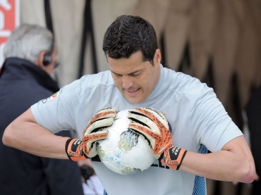 Clube italiano economizaria quase R$ 11 milh�es por ano com rescis�o de contrato do goleiro