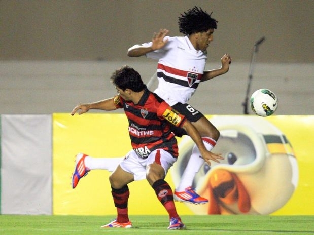 Vitria do Atltico-GO foi construda no primeiro tempo, mas quase perdida na etapa final