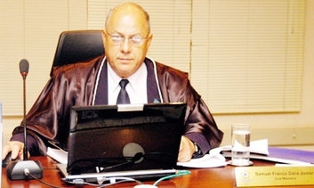 O advogado Samuel Franco Dalia Jnior retornou nesta 3 ao TRE para cumprir seu segundo binio no rgo na categoria jur