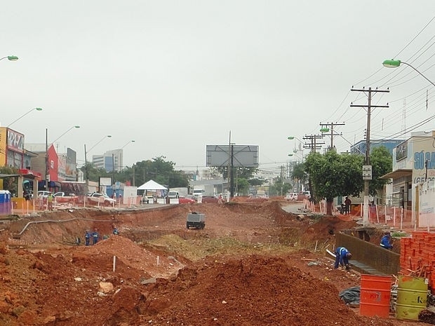 Empresrios de trecho interditado na Miguel Sutil querem reduo de ICMS