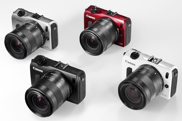 A Canon EOS M poder ser encontrada em outubro nas cores vermelha, prata, branca e preta.