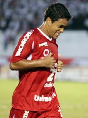 O meia se destacou pelo Mogi Mirim no Campeonato Paulista de 2012
