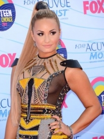 Cantora apresentou a premiao que teve Taylor Swift como grande vencedora