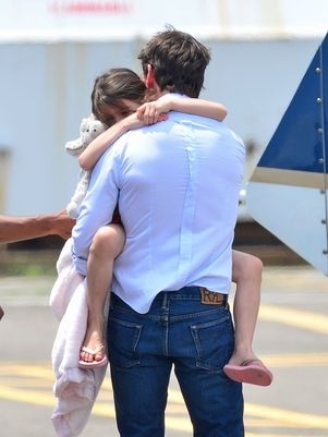 O astro de 50 anos com a pequena Suri, 6 anos, fruto do casamento com a atriz Katie Holmes