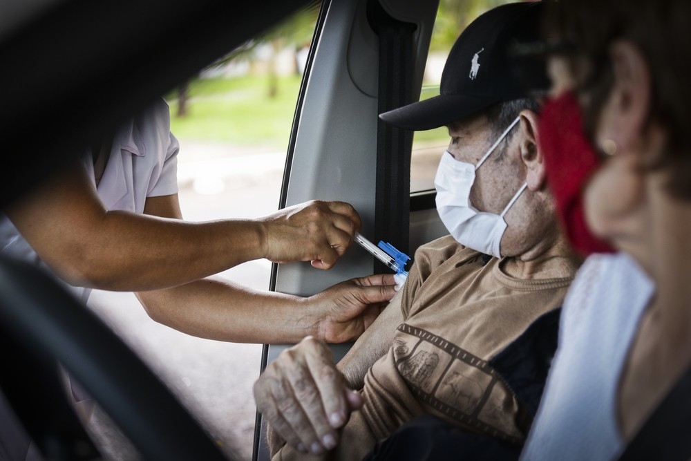 Procura de idosos pela dose de reforo  baixa em MT  Foto: Breno Esaki/Agncia Sade DF