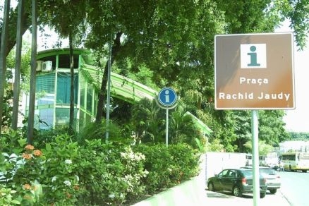 A Praa Rachid Jaudy est localizada no centro da Cidade