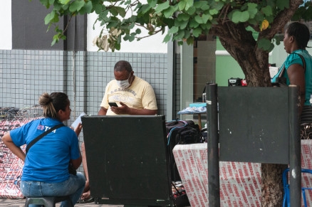 O uso de mscara passa a ser obrigatrio at mesmo em locais abertos