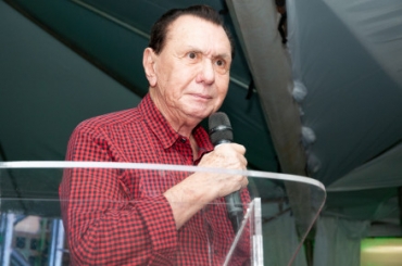 O deputado federal Carlos Bezerra, contrrio a federao