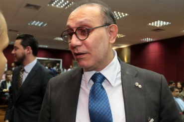 O juiz Yale Sabo Mendes, da 7 Vara Cvel de Cuiab, que assina a sentena