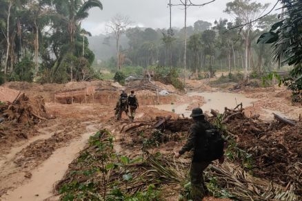 Megaoperao da PF contra crimes ambientais em terras indgenas destri acampamentos e inutiliza escavadeiras