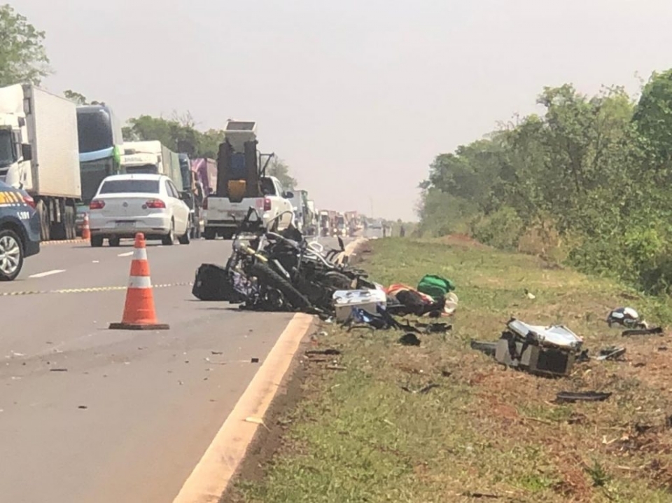 Acidente na Avenida da Feb, em V�rzea Grande, envolveu tr�s motos, carro e caminh�o � Foto: Guarda Municipal