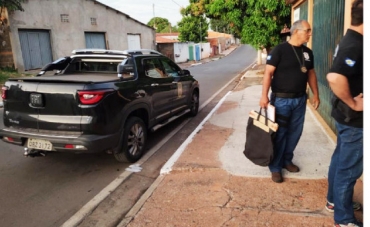 Na operao, so cumpridos mandados de busca e apreenso em endereos de funcionrios da Secretaria Municipal de Sade