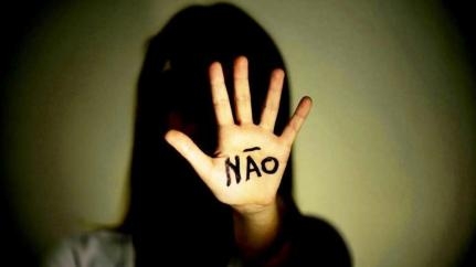 Combate ao abuso sexual infantil se celebra em 18 de maio  Foto: Kemmido/Freepik