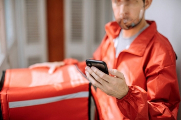 A desconfiana de que tem algo errado s acontece aps o segundo ou terceiro pedido