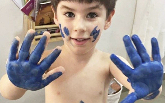 Lei  uma referncia ao menino Henry Borel, de 4 anos, morto em 2021, no Rio, aps espancamento no apartamento em que morava com a me e o padrasto