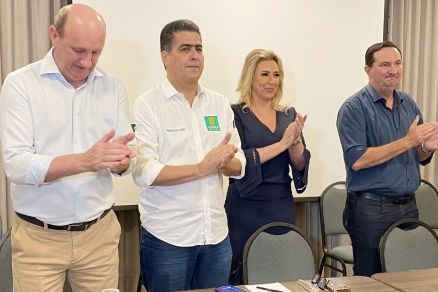 O deputado federal Neri Geller, o prefeito Emanuel Pinheiro, a primeira-dama Mrcia Pinheiro e o deputado estadual Valdir Barranco