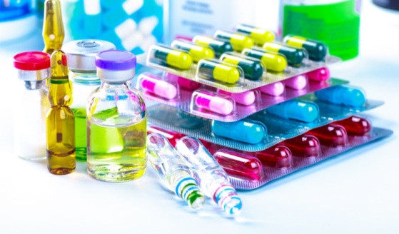 Dentre os remdios elencados esto amoxilina, dipirona, dipirona injetvel, prednisolona, azitromicina, ambroxol, entre outros