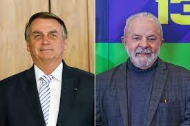Ex-presidente Lula (esq.) lidera os levantamentos nacionais com at 15 pontos de vantagem; Bolsonaro fica em 2 lugar