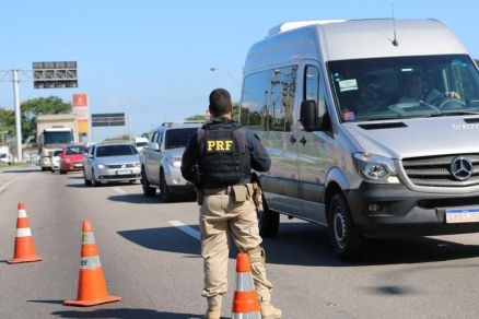 Policial Rodovirio Federal atuaram no desbloqueio das rodovias
