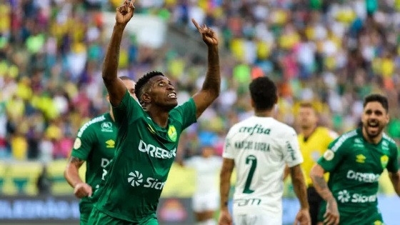 Jonathan Cafu marca para o Cuiab diante do Palmeiras