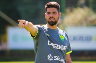 O treinador Antnio Oliveira, que foi sondado pelo Vasco