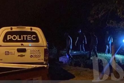 A Politec no local onde o corpo foi encontrado, em uma mata no Municpio