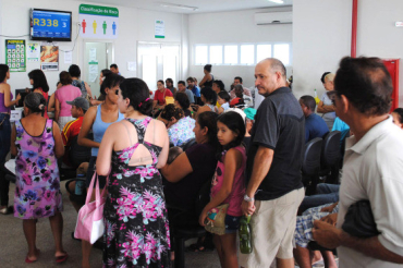 Alm de faltarem medicamentos e insumos, nem sempre h mdicos para atendimento em unidades de Sade de Cuiab