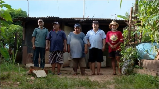 Irmos s conseguiram a documentao de registro no ano passado.  Foto: Reproduo