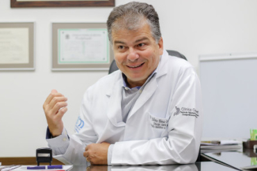 O mdico Juliano Canavarros, que assume cargo de vice-presidente da SBCBM