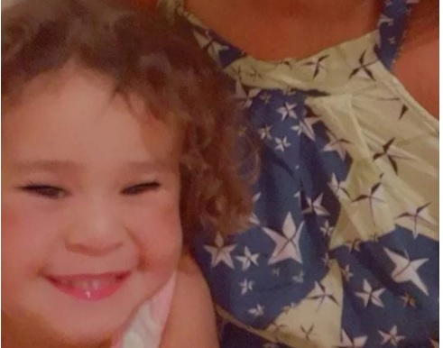 gata Tauane da Silva Soares, de 3 anos, foi morta a tiros.  Foto: Divulgao