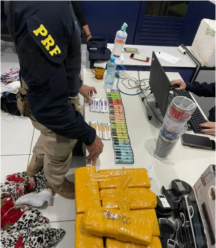 Materiais apreendidos pela polcia  Foto: PRF