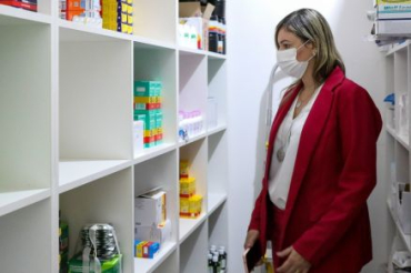 A interventora da Sade Municipal, Danielle Carmona Bertucini, durante inspeo