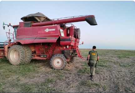Colheitadeira de gros foi apreendida  Foto Sema-MT