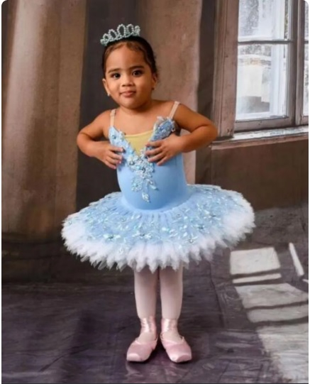 Elo Victria Silva Oliveira, de 2 anos, morreu com um tiro acidental em Cuiab  Foto: Reproduo